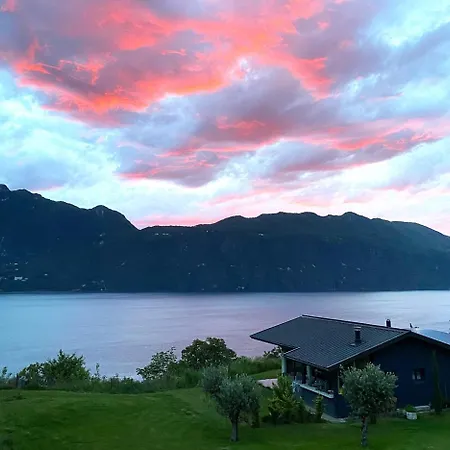 Le Cabanon Du Lac, Aix-les-bains Holiday home